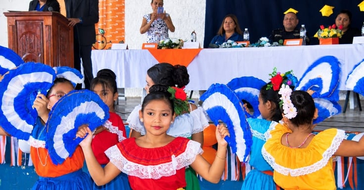 Niñas típico2